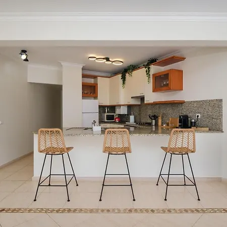 アパート Sea Lux エリセイラ